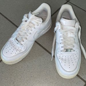 NIKE Air Force 1 ’07